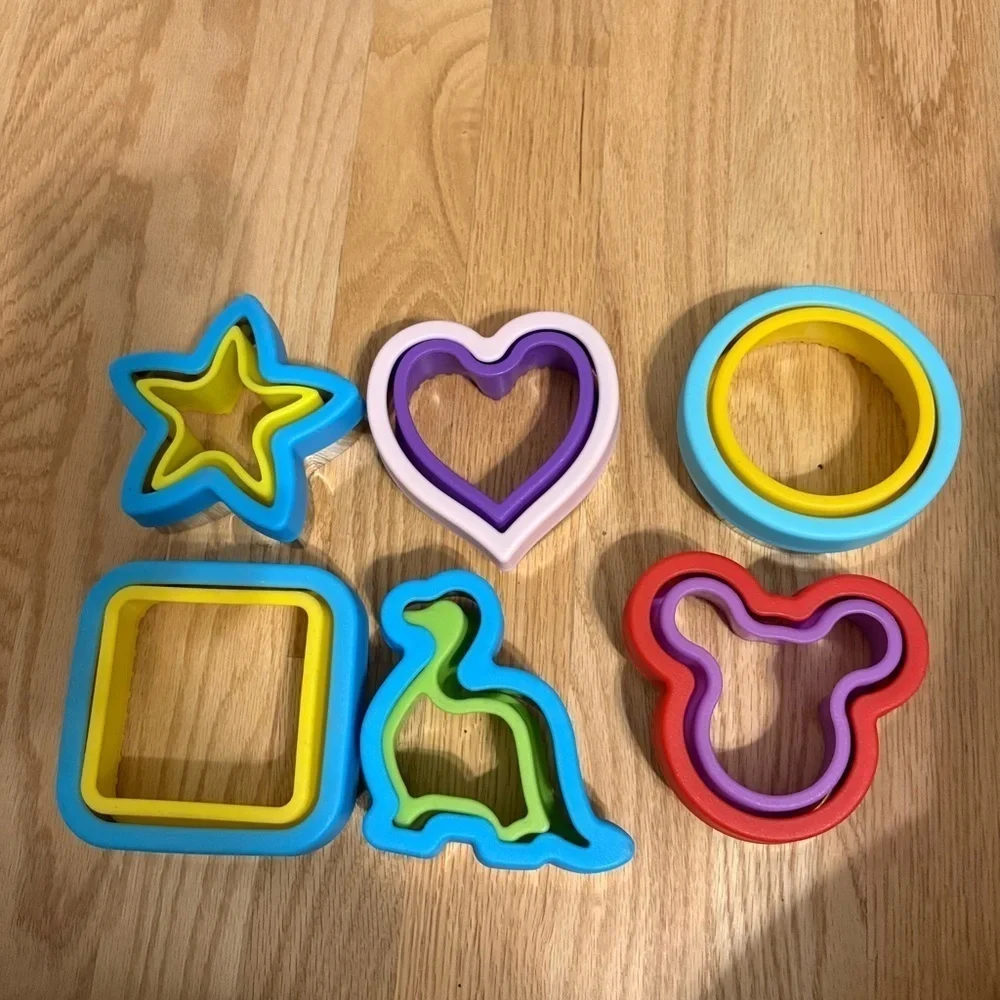 Sandwich Colorful Shape Cutter Set for Kids Metal Sealer Heart Dinosaur Mickey